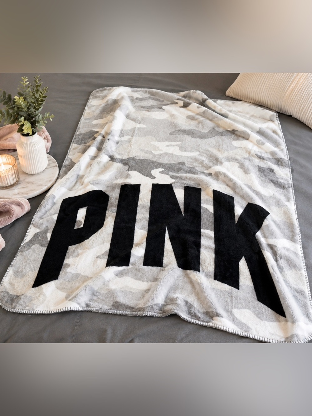 Vs PINK camouflage throw blanket